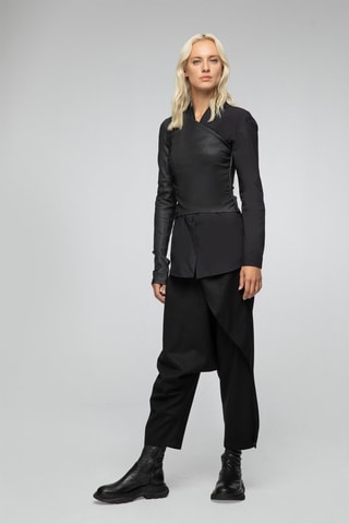 Crop top assimétrica em couro de cordeiro - Preto