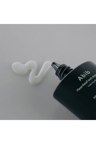 Essence apaisante SPF50+ Heartleaf Sun - 50 ml