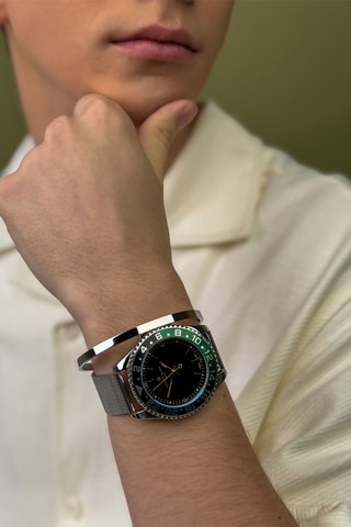 Coffret montre à quartz en plaqué ion argent et diamant et bracelets en cuir Olympe