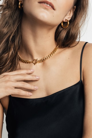 Coffret montre à quartz en plaqué ion or jaune et diamant et collier Nathalle