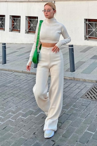 Pull court et pantalon taille haute - Beige