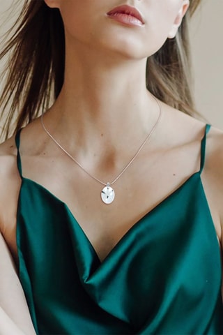 Colar com 3 pendentes - Violeta, azul e branco