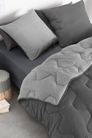 Couette chaude réversible bicolore grise - microfibres 300 g/m2 + 2 oreillers mi-ferme
