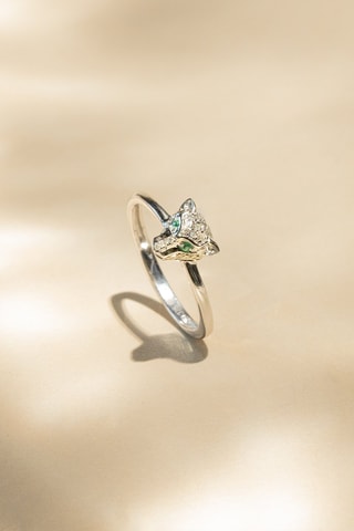 Bague Cheetah Or blanc, diamants  et émeraudes