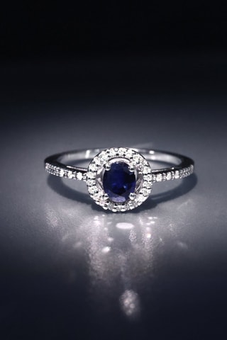 Anillo Rond de Saphir  -  Oro blanco, diamantes y zafiro