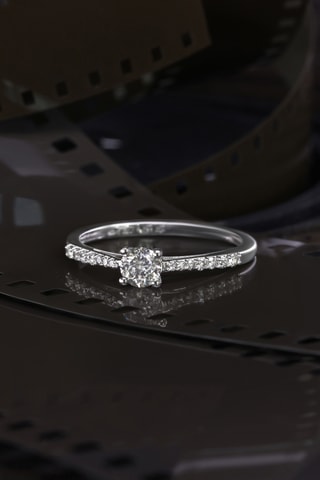 Verlovingsring Eternelle   Witgoud, Diamanten en Solitaire