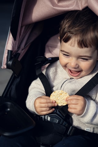 Bandeja com suporte para copo para carrinho de bebé