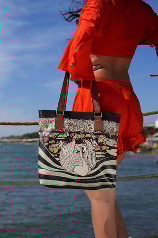 Bolso shopper The Swan Softly Sleeps  - Multicolor