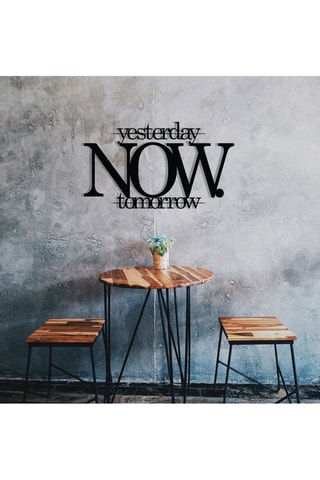 Adorno mural NOW - Negro