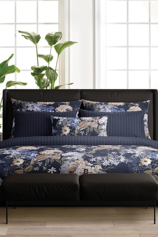 2 taies d’oreilles réversibles en satin de coton 80 fils/cm² Bouquet d'Hortensias - Bleu marine