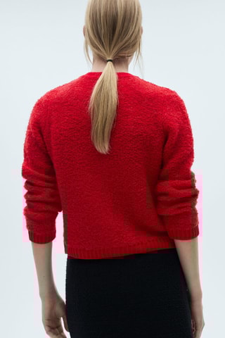 Cardigan maille bouclette boutons bijoux - Rouge