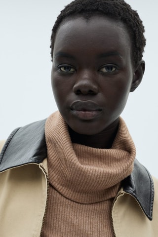 T-shirt côtelé col roulé - Marron