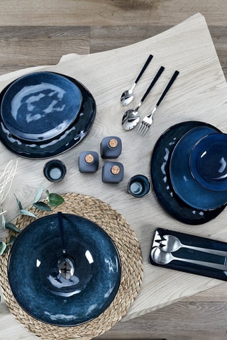 6 assiettes plates en céramique - 27,5 x 23 cm