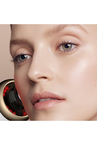 Pistola elettrica per il trattamento della pelle