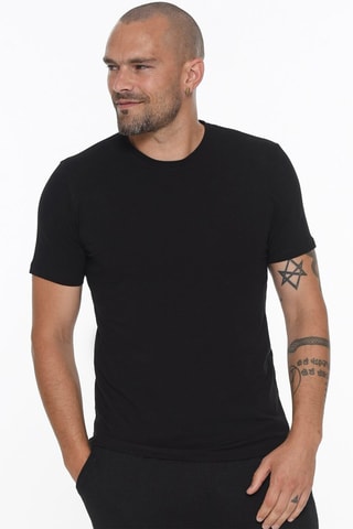 3 T-shirts Zwart, wit en marineblauw