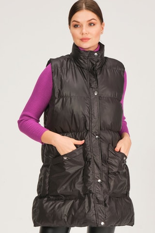 Lange gewatteerde jas. Zwart