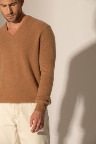 Jersey Enzo 100 % cachemir, 4 hilos - Cuello de pico - Avellana