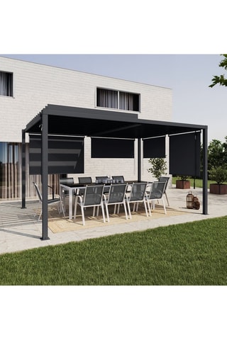 Pergola bioclimatica con tende a rullo