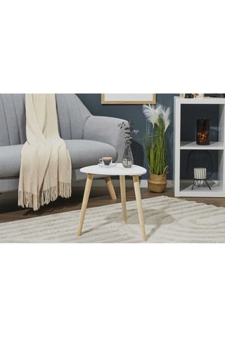 Mesa auxiliar de madera Shelly