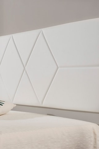 Grenenhouten Hoofdbord om op te hangen 
Wit