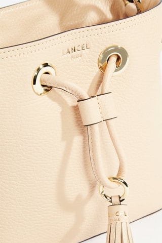 Mala bucket de couro Sacha Mini - Bege
