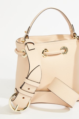 Mala bucket de couro Sacha Mini - Bege