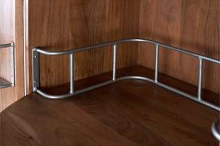 Bar 2 portes en acacia - 80 x 190 x 80 cm