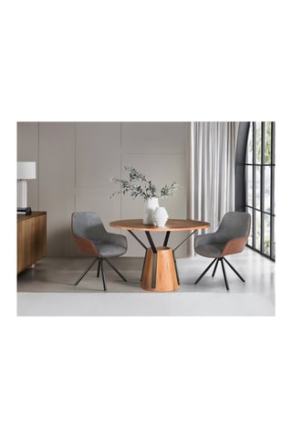 2 chaises pivotantes - 52 x 86 x 60 cm