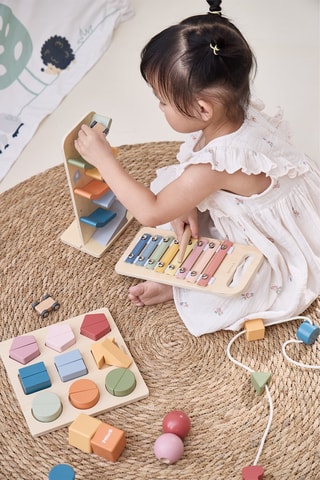 Gioco prima infanzia creativo con colori 