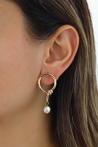 Pendientes bañados en oro amarillo