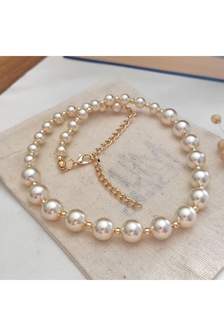 Collar - Latón dorado y perlas sintéticas blancas