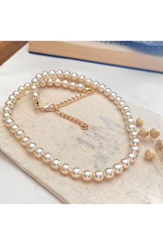 Collar - Latón chapado en oro y perlas sintéticas blancas