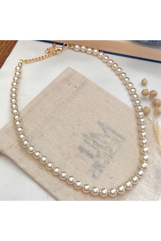 Collar - Latón chapado en oro y perlas sintéticas blancas