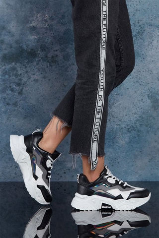 Sneakers com plataforma - Preto