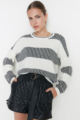 Camisola Cru e preto