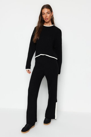 Camisola e calças direitas - Preto