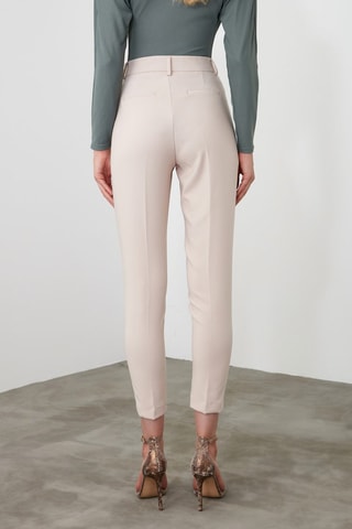Calças corte cigarro cintura subida Bege