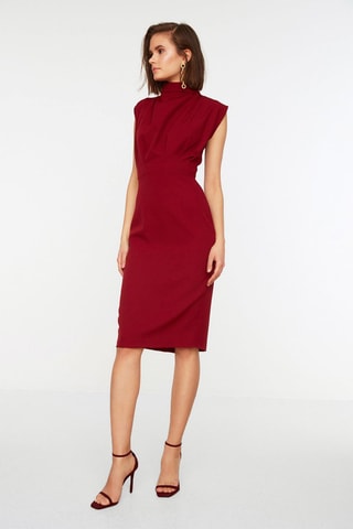 Vestido justo Bordô