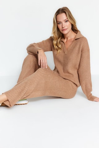 Camisola e calças - Camel