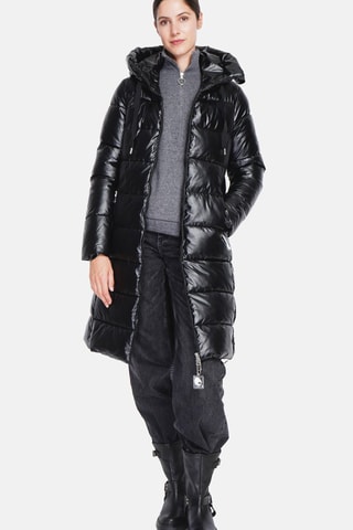 Anorak con capucha  - Negro