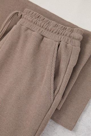 Pijama - Beige y blanco