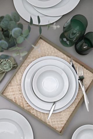 Service en porcelaine - 18 pièces