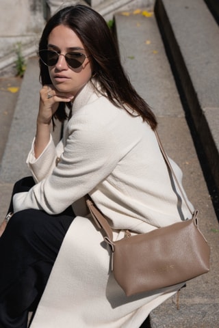 Sac bandoulière en cuir Mini July - Taupe