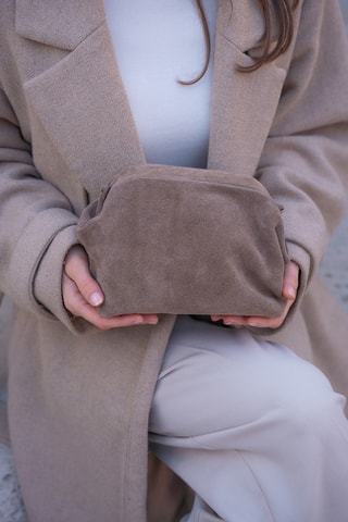 Sac bandoulière en nubuck  - Taupe