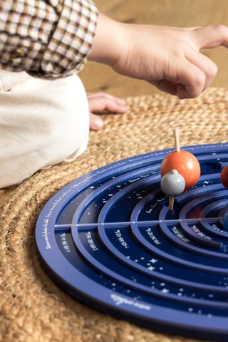 Kit de bandeja con sistema solar de madera - Desde 7 años - Modelo aleatorio