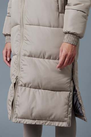 Doudoune longue matelassée à capuche Mongie - Beige
