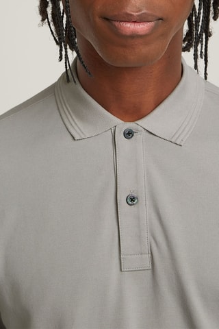 Polo slim em algodão biológico Dunda - Cinzento-claro