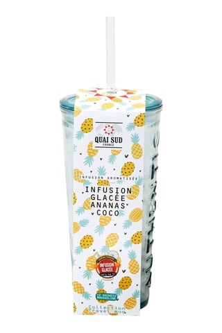 Taza de viaje e infusión aromatizada con piña