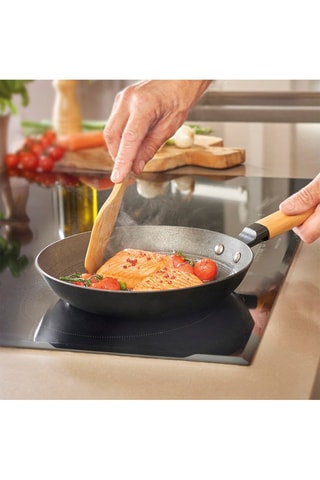 Frigideira em ferro fundido - 24 cm