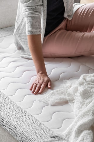 Canapé convertible Groovy Miu - Beige - 3 places - En polyester antitache -  Dimensions couchage 140 x 190 cm